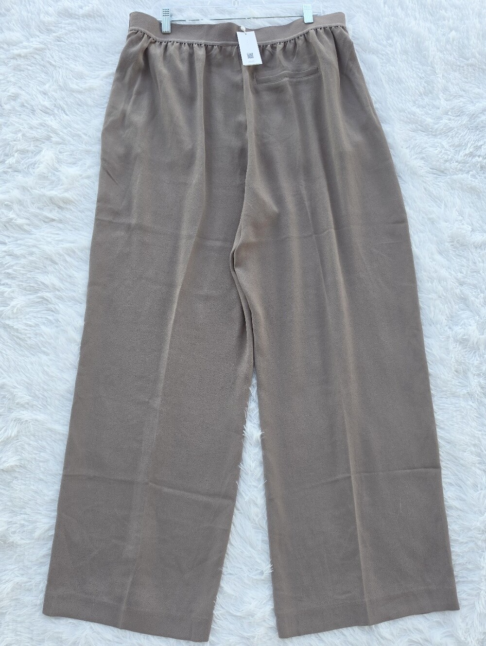 Spanx‎ NWT Beige Crepe Straight Leg Trouser Pants in Smoke - Picture 8 of 9